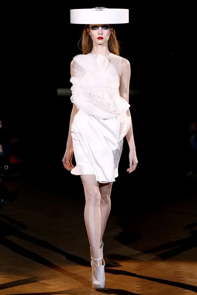 Look 4